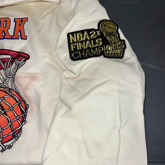 KNICKS XL HOODIE PULLOVER - Picture 3 of 4